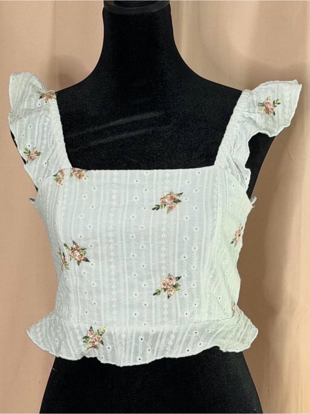 (818-15) Kirious Embroidered Eyelet Tie Back Ruffle Crop Top White Small